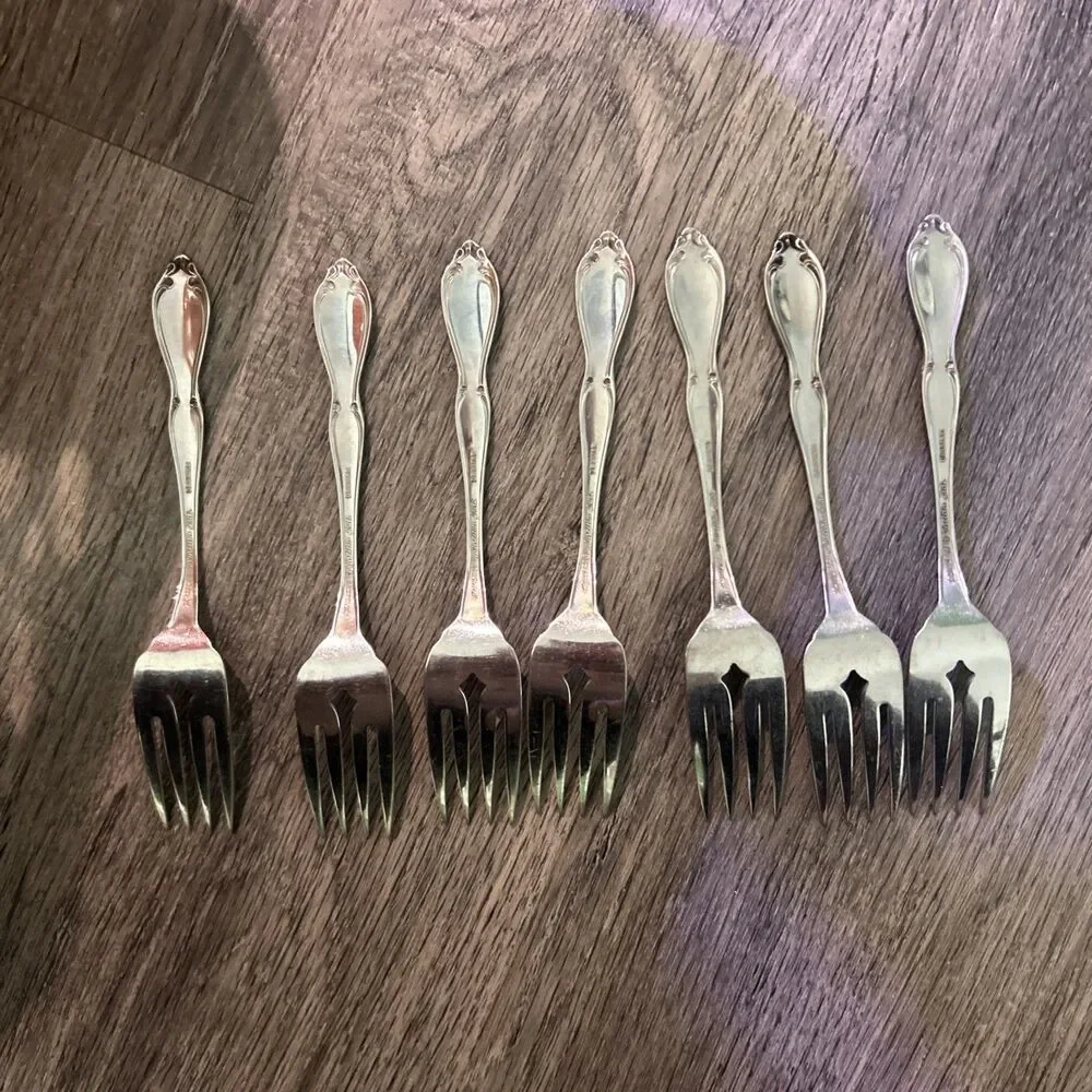 LOT OF 7 ONEIDA STRATHMORE SALAD FORKS DELUXE STAINLESS Replacements